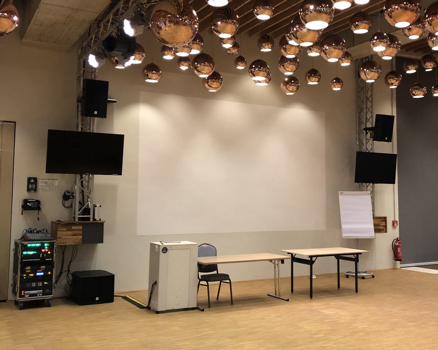 Bild 1 Referenz Festinstallation @Hotel Alea Eco